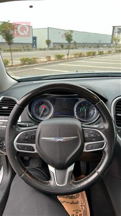 کرایسلەر 300